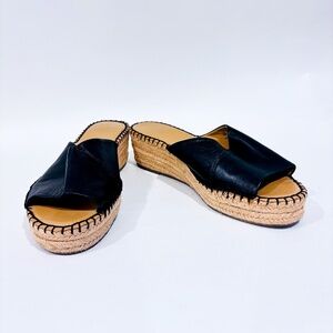 FRANCO SARTO Black leather slip-on sandals